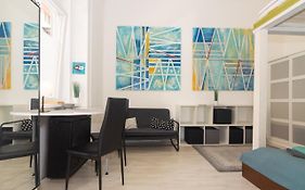 Cosy Studio Apartment With Airconditioner